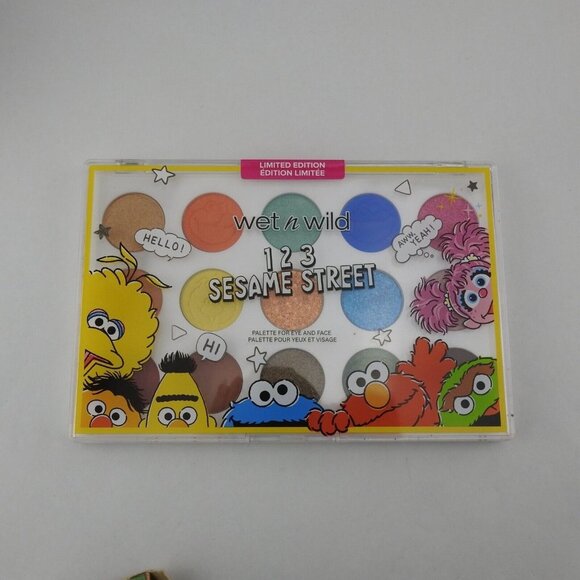 Wet n wild Sesame Street Collection Set Make Bag Brushes Blender Eye Shadow Lip - Picture 6 of 8